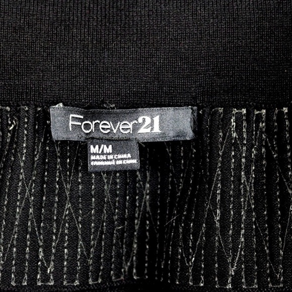 🌟Black Mini Skirt (M) - Picture 3 of 6